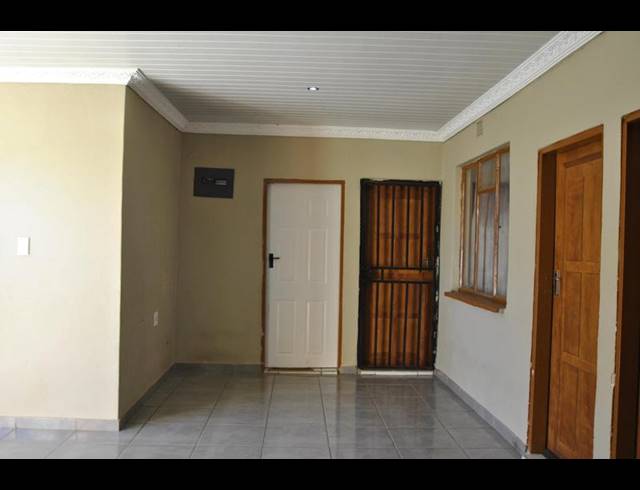 3 BEDROOM HOUSE FOR SALE IN ZAKARIYYA PARK